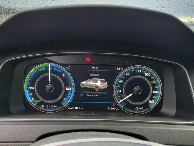 Volkswagen e-Golf 136pk E-DITION / LED / Virtual Cockpit / Navigatie / Parkeersensoren V+A / 17" LMV