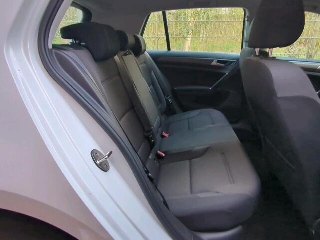 Volkswagen e-Golf E-DITION / Navigatie / LED / Digital cockpit / Parkeersensoren / 16''LMV