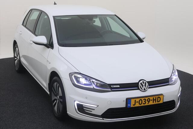 Volkswagen e-Golf E-DITION / Navigatie / LED / Digital cockpit / Parkeersensoren / 16''LMV