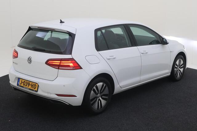 Volkswagen e-Golf E-DITION / Navigatie / LED / Digital cockpit / Parkeersensoren / 16''LMV