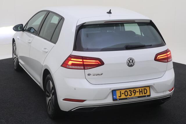 Volkswagen e-Golf E-DITION / Navigatie / LED / Digital cockpit / Parkeersensoren / 16''LMV