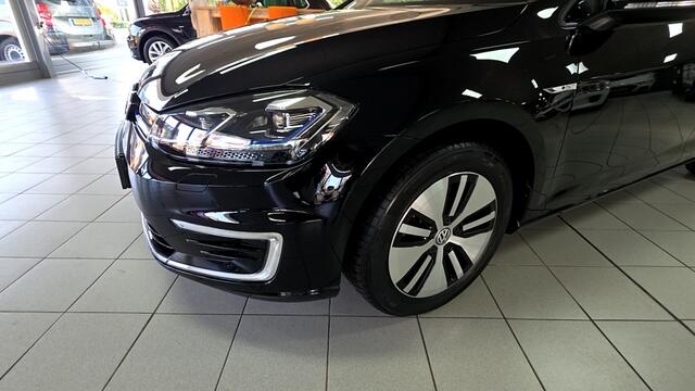 Volkswagen e-Golf SOH 88% / Digitaal Dash / Warmtepomp