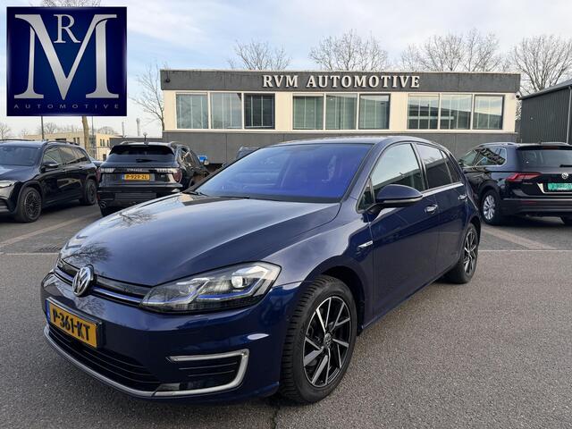 Volkswagen e-Golf e-Golf SOH 90% | ACHTERUITRIJ CAMERA | DIG. DASH| DODE HOEK| CARPLAY| STOELVERWARMING| ALL SEASON BANDEN | LEUKE COMPLETE AUTO| RIJKLAAR INCL. 12 MND BOVAG GARANTIE