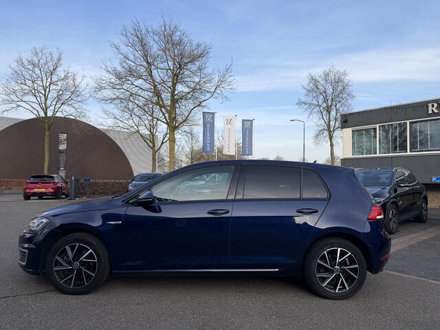 Volkswagen e-Golf e-Golf SOH 90% | ACHTERUITRIJ CAMERA | DIG. DASH| DODE HOEK| CARPLAY| STOELVERWARMING| ALL SEASON BANDEN | LEUKE COMPLETE AUTO| RIJKLAAR INCL. 12 MND BOVAG GARANTIE