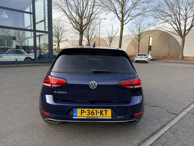 Volkswagen e-Golf e-Golf SOH 90% | ACHTERUITRIJ CAMERA | DIG. DASH| DODE HOEK| CARPLAY| STOELVERWARMING| ALL SEASON BANDEN | LEUKE COMPLETE AUTO| RIJKLAAR INCL. 12 MND BOVAG GARANTIE