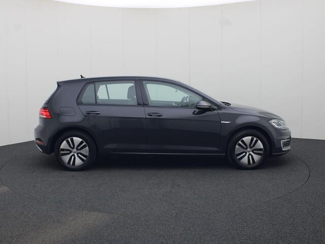 Volkswagen e-Golf 100kW/136PK E-DITION · Navigatie · Apple Carplay/Android Auto · Adaptive Cruise Control · Parkeersensoren ·