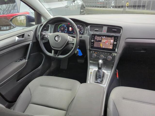 Volkswagen e-Golf E-DITION | Winterpakket | "Madrid" velgen | Digital cockpit | VERWACHT