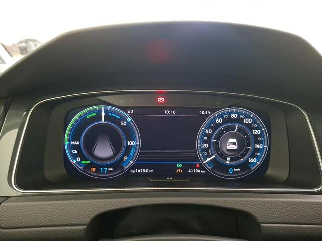 Volkswagen e-Golf E-DITION Multimedia & Winterpakket / Lederen interieur / Dynaudio / Navigatie / App connect / Camera