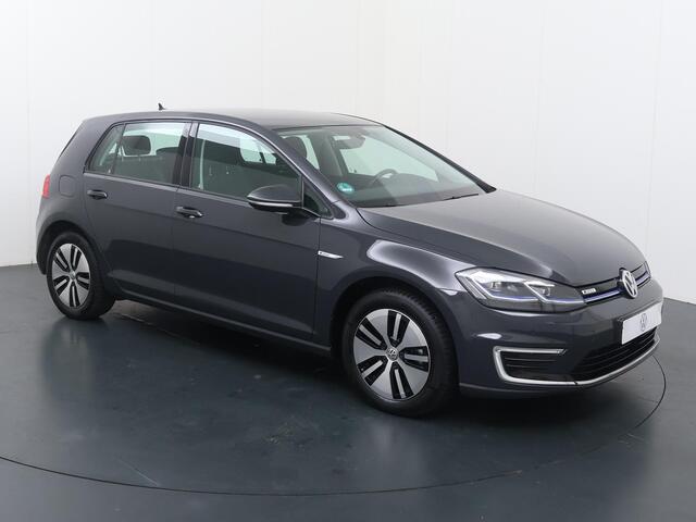 Volkswagen e-Golf E-DITION | 136 PK | SoH 90% | Warmtepomp | Adaptive cruise control | Verwarmde voorruit |