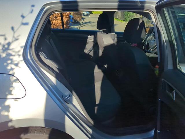 Volkswagen e-Golf E-DITION / LED / Virtual cockpit / Navigatie / Climate control / Parkeersensoren V+A / 17''LMV Warmtepomp!