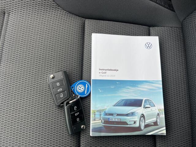 Volkswagen e-Golf E-DITION / AUTOMAAT/ PARK. SENSOREN + CAMERA/ CLIMATE/ LED/ NAVI/ CRUISE