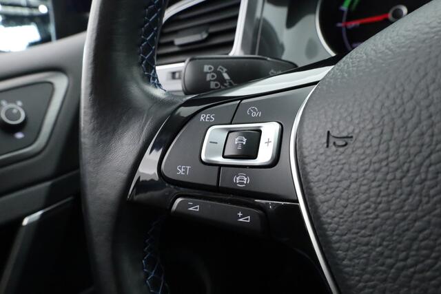 Volkswagen e-Golf | Navi | Apple CarPlay | Adapt. Cruise | PDC | Clima | 18'' | Verwarmde voorruit |