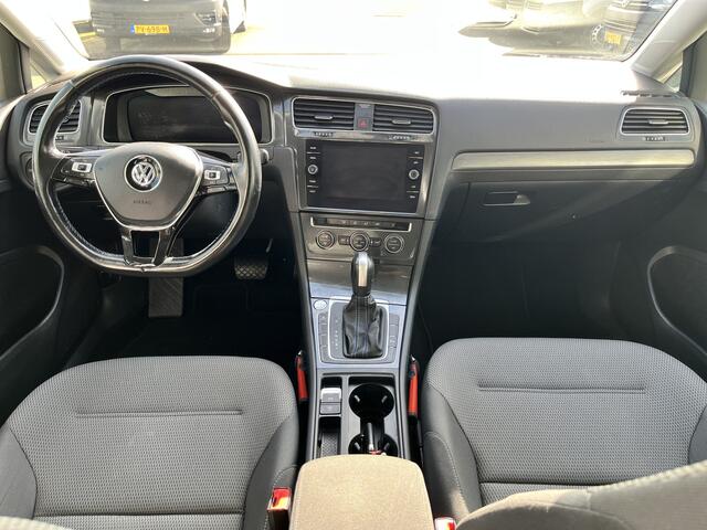 Volkswagen e-Golf E-DITION Airco Cruise controle Digitaal display Apple carplay Achterruitrij camera Telefoonverbinding Navigatiesysteem Oplaadkabel Parkeersensoren voor en achter