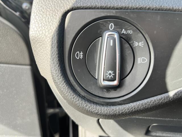 Volkswagen e-Golf E-DITION Airco Cruise controle Digitaal display Apple carplay Achterruitrij camera Telefoonverbinding Navigatiesysteem Oplaadkabel Parkeersensoren voor en achter