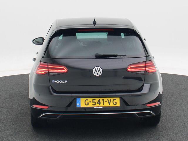 Volkswagen e-Golf E-DITION 136 Pk Automaat | Full LED | Leder | 17 Inch | Stoelverwarming | Camera | 99.942 Km!!