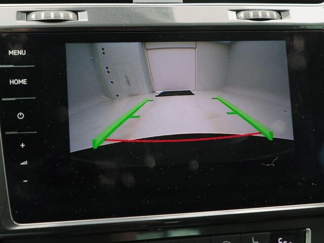 Volkswagen e-Golf E-DITION 136 Pk Automaat | Full LED | Leder | 17 Inch | Stoelverwarming | Camera | 99.942 Km!!