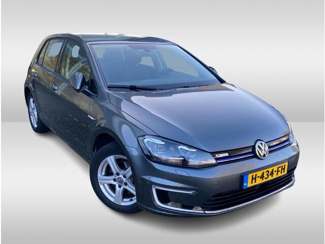 Volkswagen e-Golf e-Golf / Warmtepomp / Camera / Virtual Cockpit / Navigatie / 16'' / DAB / Stoelverwarming / ACC / CarPlay