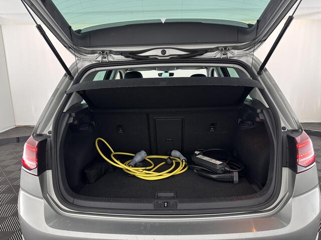 Volkswagen e-Golf E-DITION (INCL-BTW) *HEATPUMP | LEATHER | ADAPTIVE-CRUISE | FULL-LED | DYNAUDIO | DIGI-COCKPIT | NAVI-FULLMAP | CAMERA | KEYLESS | AMBIENT-LIGHT | DAB | ECC | CCS-FASTLOADER | PDC | 17''ALU*