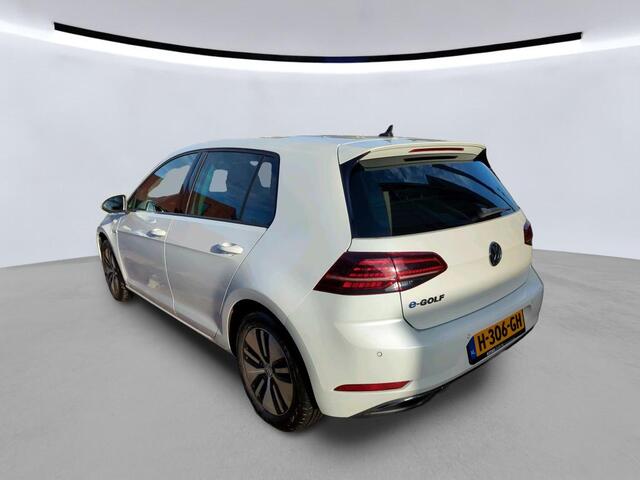Volkswagen e-Golf E-DITION / SOH 92%/ AUTOMAAT/ NAVI/ PARK. SENSOREN + CAMERA/ DIGITAL DASH/ CLIMATE/ CRUISE/ MULTIMEDIA