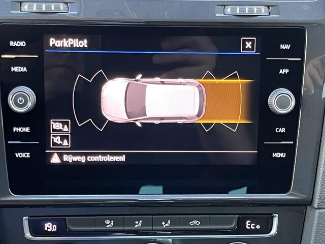 Volkswagen e-Golf E-DITION 36kWh | NL Auto/2e Eig./Navi/Adapt.Cruise/Clima/Digitale Cockpit/17"/Privacy-Glass/Apple CarPlay-Android Auto