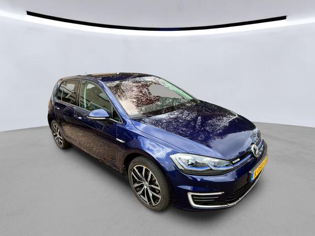 Volkswagen e-Golf E-DITION LED / Camera / Navigatie / 17 "
