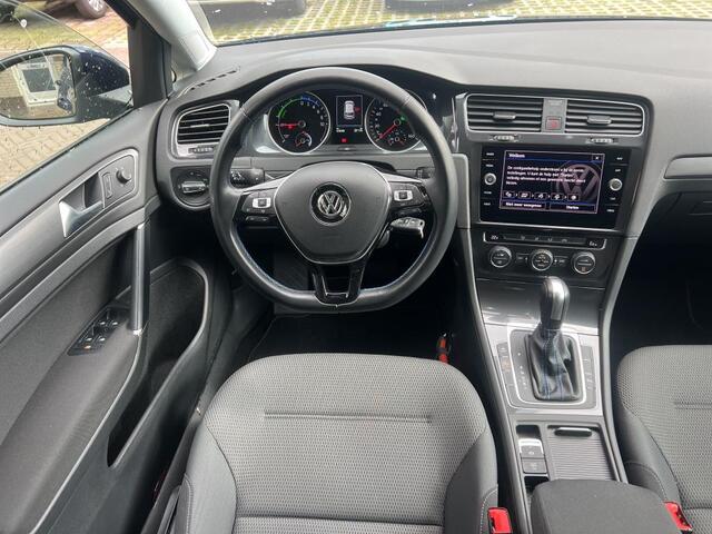 Volkswagen e-Golf E-DITION LED / Camera / Navigatie / 17 "
