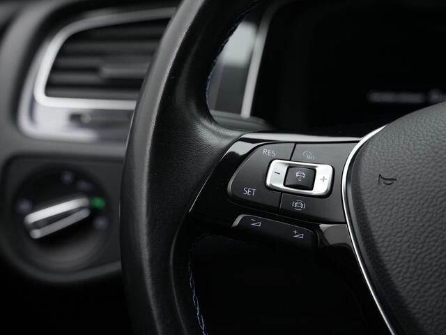 Volkswagen e-Golf 136 pk E-DITION | Warmtepomp | Achteruitrijcamera | Navigatie