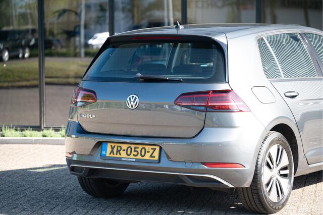 Volkswagen e-Golf | 90% SOH | Navi | ACC | Camera | Stoelverw. | Apple CarPlay | Virtual Cockpit