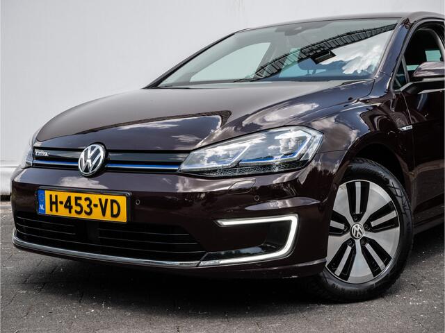 Volkswagen e-Golf e-Golf 136pk SOH 81% Virtual cockpit/ Warmtepomp/ Navigatie/ Carplay/ Camera/ Full led/ DYNaudio