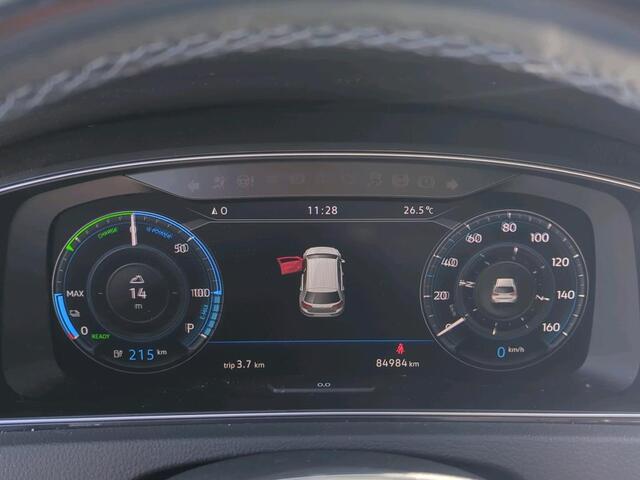 Volkswagen e-Golf E-DITION / SOH 92%/ PARK. SENSOREN/ DIGITAL DASHBOARD/ CRUISE/ LED/ NAVI/ CLIMA/ 16" LMV
