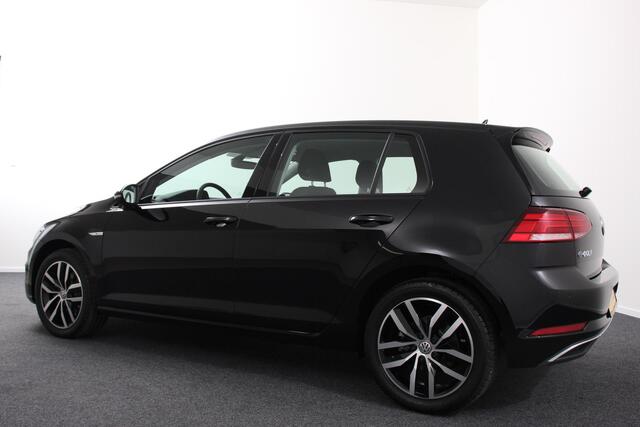 Volkswagen e-Golf e-Golf Edtion Navigatie Apple Carplay/Android auto Bluetooth Adaptieve Cruise Control Lichtmetalen Velgen 17" Parkeer sensoren