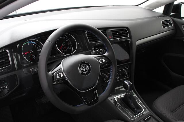 Volkswagen e-Golf e-Golf Edtion Navigatie Apple Carplay/Android auto Bluetooth Adaptieve Cruise Control Lichtmetalen Velgen 17" Parkeer sensoren