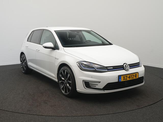 Volkswagen e-Golf e-Golf - RIJKLAARPRIJS - SOH 90% - Volledig Elektrisch! - 18 inch Velgen! - Adaptive Cruise Control