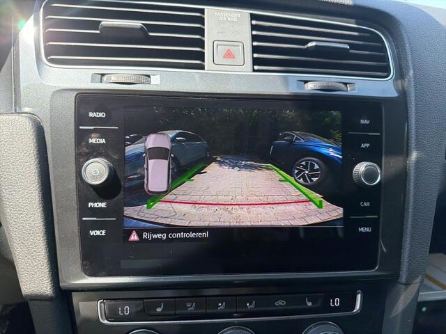 Volkswagen e-Golf E-DITION / SOH 91%/ AUTOMAAT/ LEER/ ADAPTIVE CRUISE/ PARK.SENSOREN/ CAMERA/ STOELVERWARMING/ NAVI/ CLIMA/ 16'' LMV
