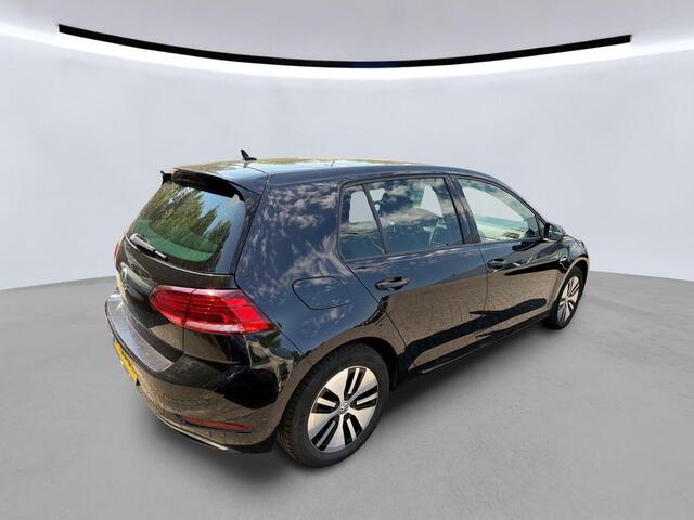 Volkswagen e-Golf E-DITION / SOH 91%/ AUTOMAAT/ LEER/ ADAPTIVE CRUISE/ PARK.SENSOREN/ CAMERA/ STOELVERWARMING/ NAVI/ CLIMA/ 16'' LMV