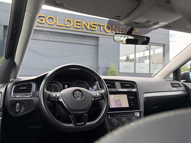 Volkswagen e-Golf e-Golf SOH88%,Draadloze telefoonlader,Camera,Carplay,Navi,Recent beurt gehad,Keyless,Warmtepomp,2e Eigenaar,Stoelverwarming,Pdc V+A,N.A.P,Nieuwe Apk bij Aflevering