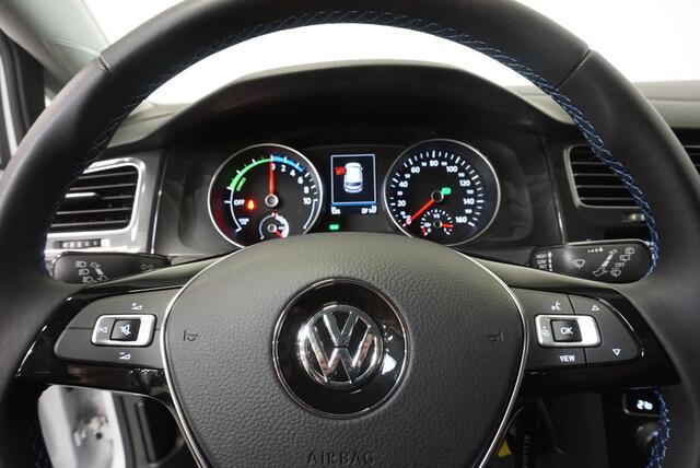 Volkswagen e-Golf Edition Navigatie Climate Control Parkeer sensoren V+A Privacy Glass