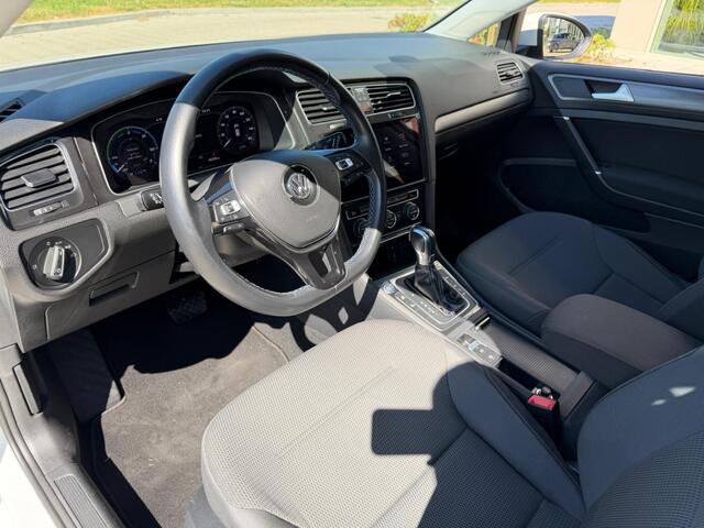 Volkswagen e-Golf e-Golf