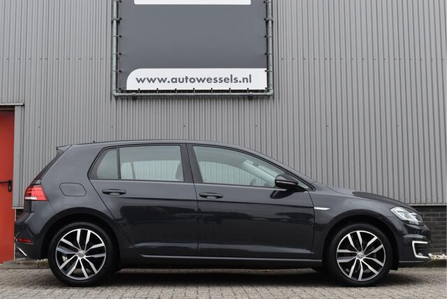 Volkswagen e-Golf E-DITION NL-auto, Adaptive cruise, Navi,
