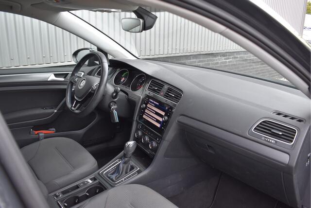 Volkswagen e-Golf E-DITION NL-auto, Adaptive cruise, Navi,