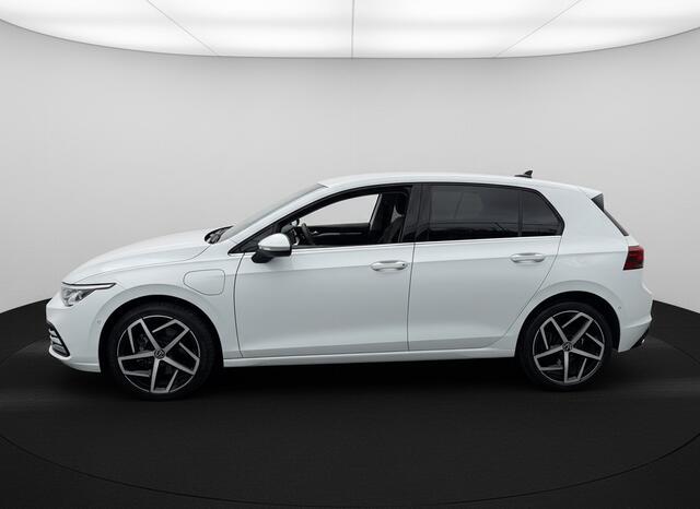 Volkswagen e-Golf 204PK E-HYBIRDE DSG STYLE NAVI/CARPLAY/STOELVERWARMING