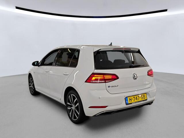Volkswagen e-Golf E-DITION / AUTOMAAT/ SOH 92%/ CRUISE/ NAVI/ CLIMATE/ PARK. SENSOREN + CAMERA/ PRIVACY GLASS/ FULL LED/ 17" LMV