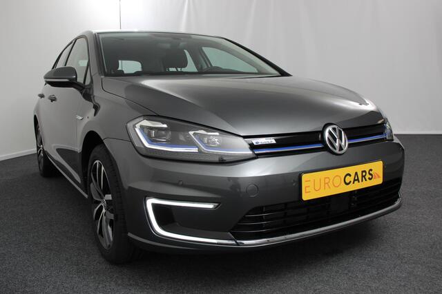 Volkswagen e-Golf Edition Navigatie Climate control Virtual cockpit Parkeersensoren V+A DAB+ Adaptive Cruise Control 17" Lichtmetalen velgen – foto 6