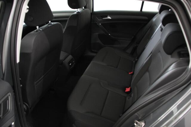 Volkswagen e-Golf Edition Navigatie Climate control Virtual cockpit Parkeersensoren V+A DAB+ Adaptive Cruise Control 17" Lichtmetalen velgen – foto 9
