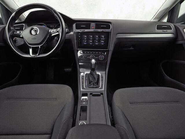 Volkswagen e-Golf E-DITION Automaat (SOH 91,3%, APPLE CARPLAY, GROOT NAVI, CLIMATE, STOELVERWARMING, SPORTSTOELEN, PARKEERSENSOREN, NIEUWSTAAT) – foto 6