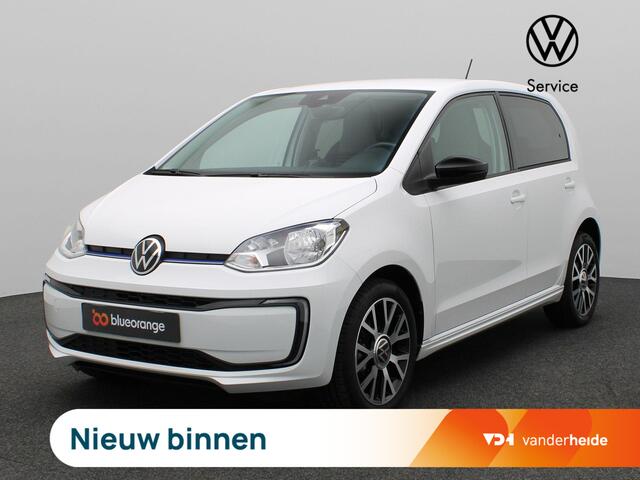 Volkswagen e-Up e-Up! Style 83PK Aut. 260KM Range CCS stekker, Clima, Achteruitrijcamera, Cruise Controle, Stoelverwarming, Voorruitverwarming, Parkeersensoren achter, Middenarmsteun, Winterset op stalen velgen, 16" LM Velgen