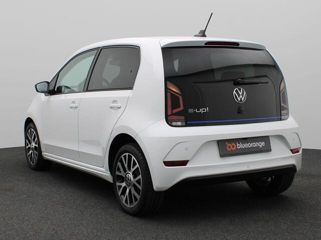 Volkswagen e-Up e-Up! Style 83PK Aut. 260KM Range CCS stekker, Clima, Achteruitrijcamera, Cruise Controle, Stoelverwarming, Voorruitverwarming, Parkeersensoren achter, Middenarmsteun, Winterset op stalen velgen, 16" LM Velgen