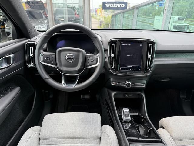 Volvo C40 Single Motor Core 69 kWh Automaat, Panoramadak, Stoel- en stuurverwarming, Warmtepomp, Woolblend bekleding, Extra getinte ramen vanaf B-stijl, All-season banden