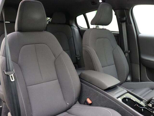 Volvo C40 Extended Range Ultimate 82 kWh / Elektr. Stoelen / Harman&Kardon audio / Stoel /- en stuurverwarming / Panoramadak / 360 Camera /