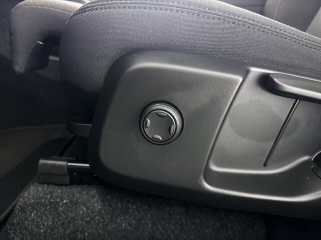 Volvo C40 Single Motor Extended Range Plus Aut. 82 kWh | Stoel- en stuurverwarming | Parkeercamera | Panoramadak | Trekhaak